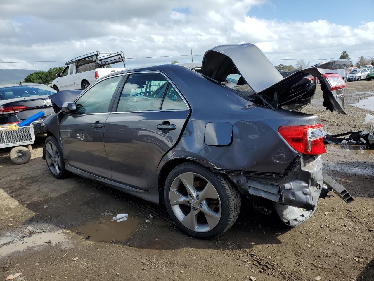 2014 TOYOTA CAMRY L - Image 2