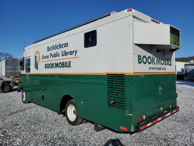 2003 Freightliner Chassis M Line Walk-In Van - Фото 2