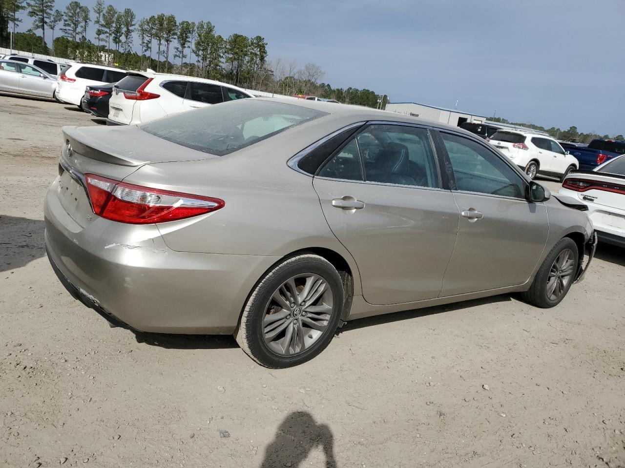 2015 TOYOTA CAMRY LE - Image 3