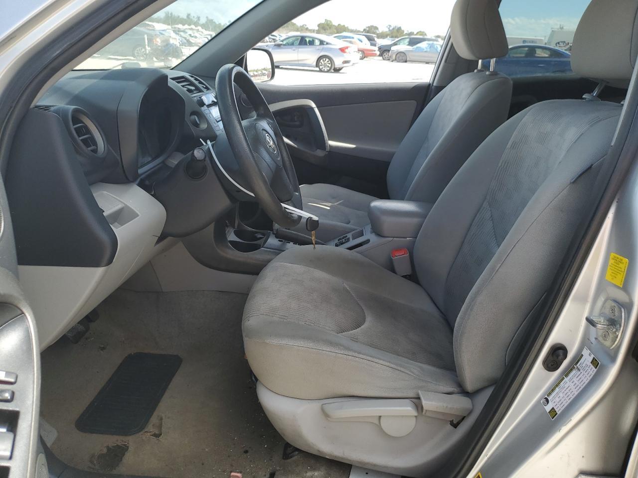 2011 TOYOTA RAV4 - Image 7