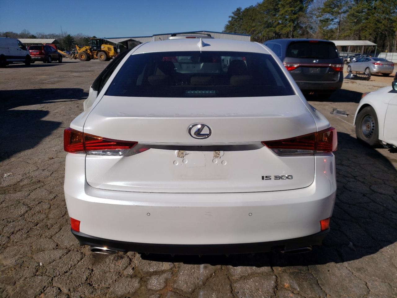 2019 LEXUS IS 300 - Фото 6