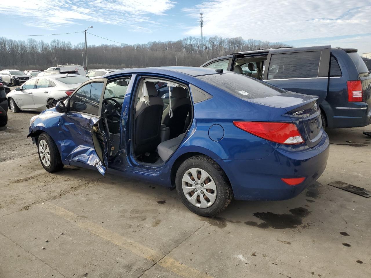 2016 HYUNDAI ACCENT SE - Фото 2