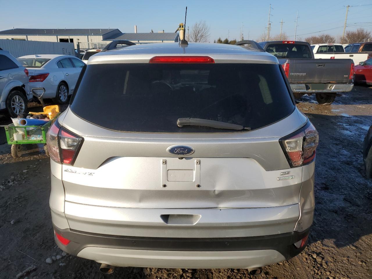 2017 FORD ESCAPE SE - Фото 6