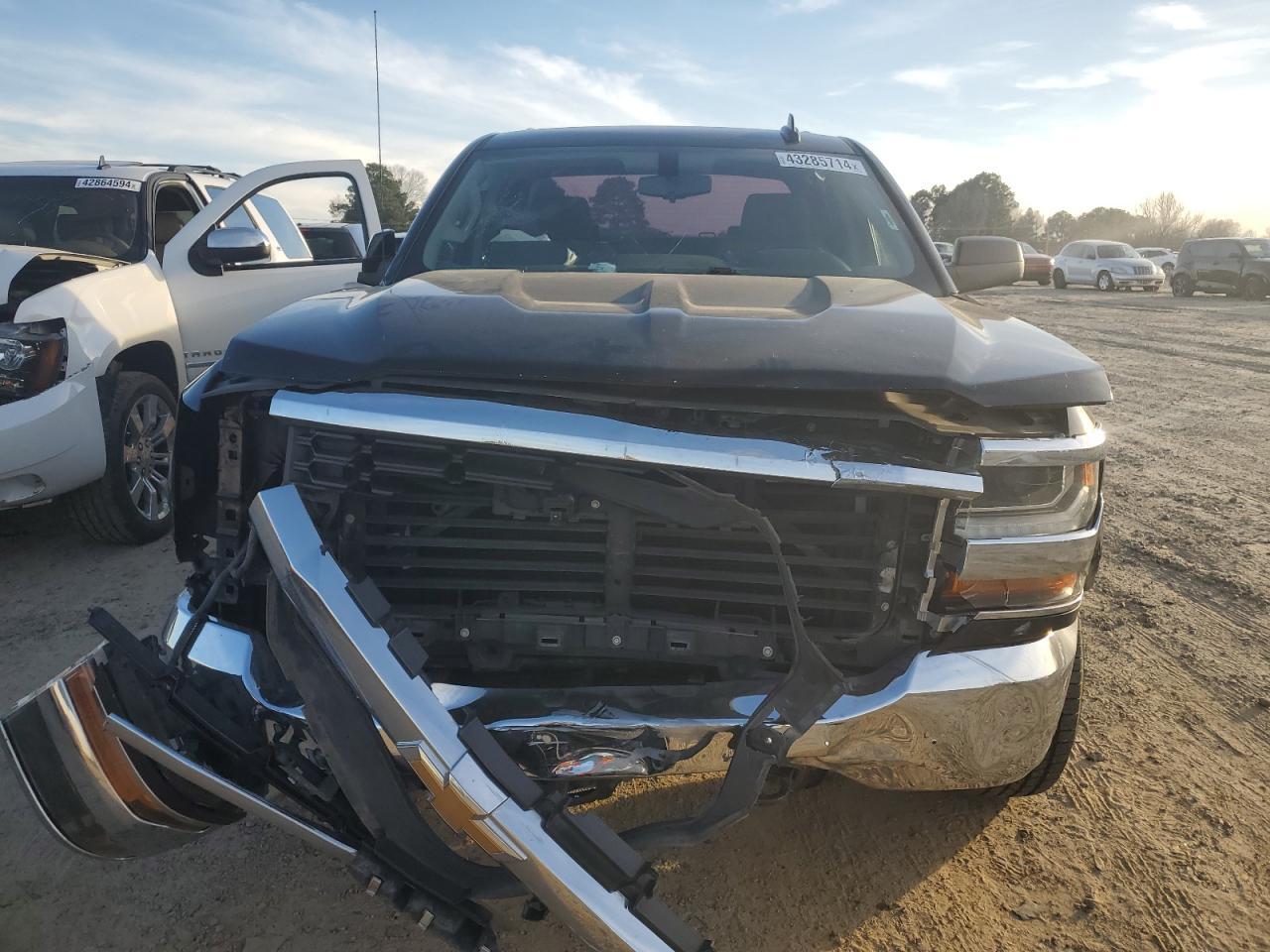 2017 CHEVROLET SILVERADO - Image 5