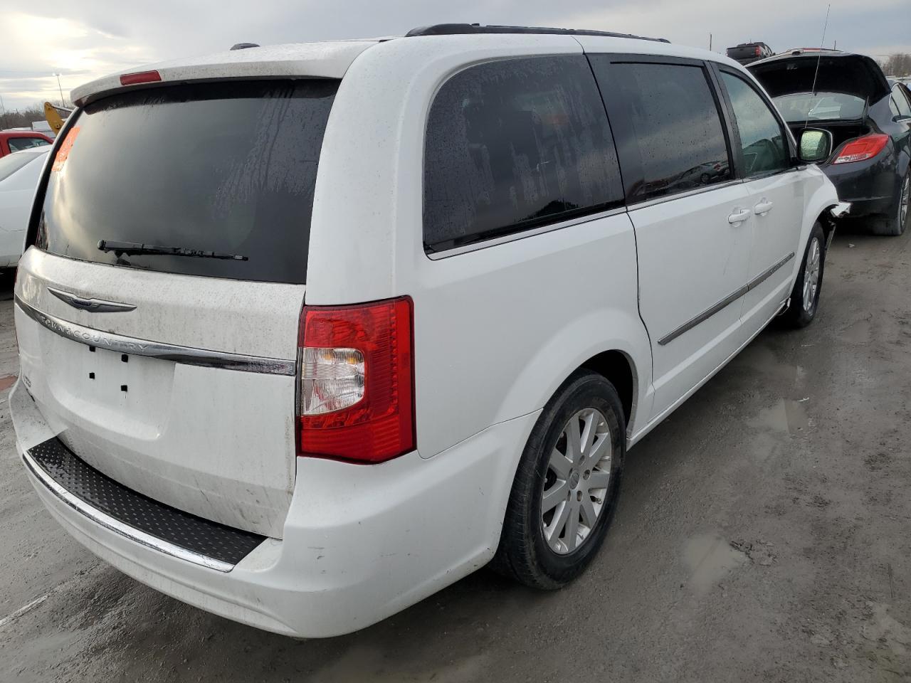 2014 CHRYSLER TOWN & COU - Фото 3