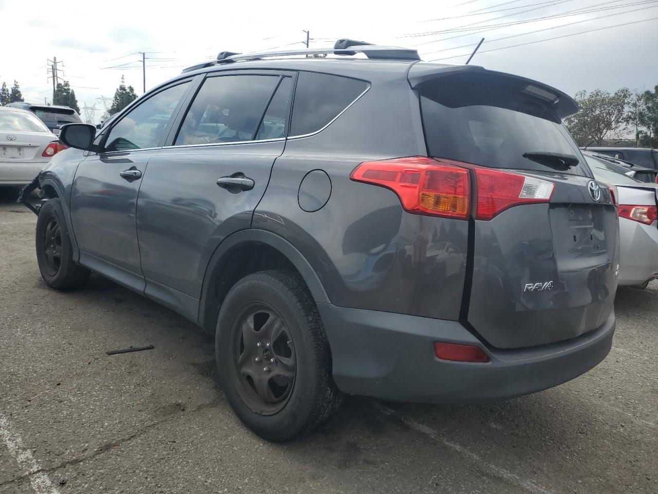 2015 TOYOTA RAV4 LE - Фото 2
