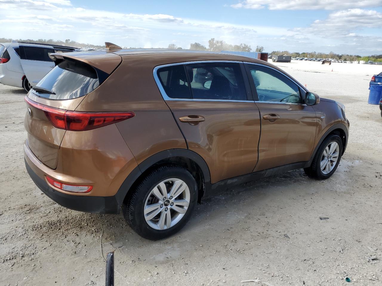 2017 KIA SPORTAGE L - Image 3
