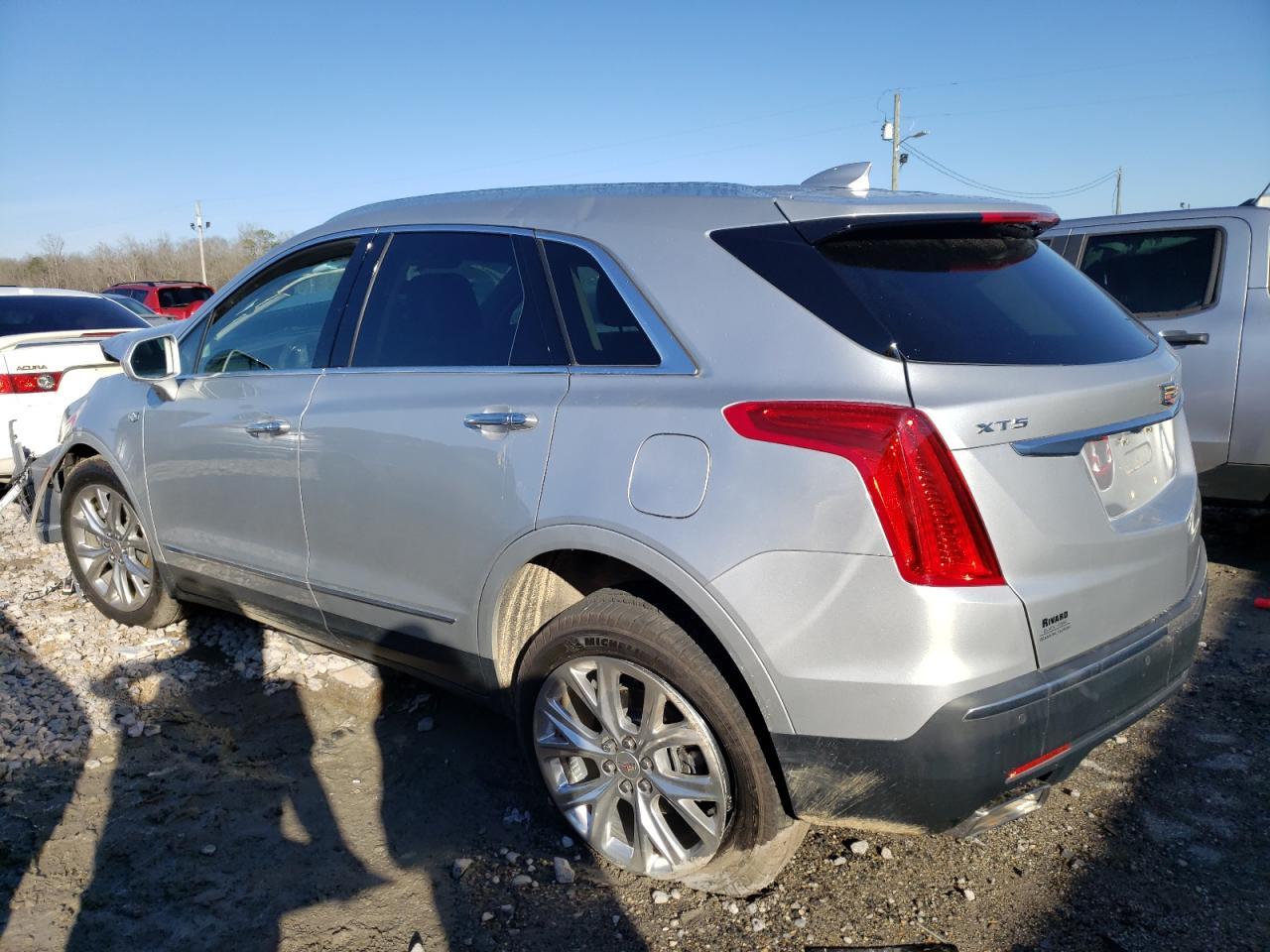 2019 CADILLAC XT5 LUXURY - Image 2