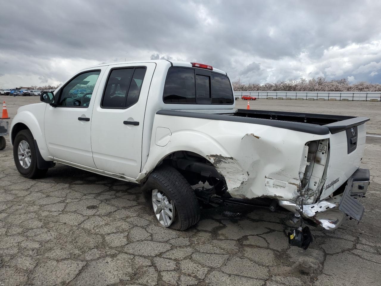 2017 NISSAN FRONTIER S - Фото 2