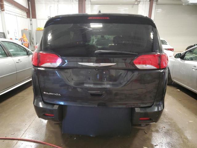 2017 Chrysler Pacifica Touring - Фото 6