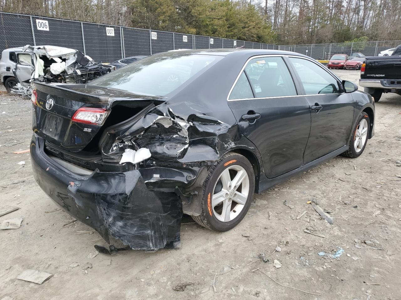 2014 TOYOTA CAMRY L - Фото 3