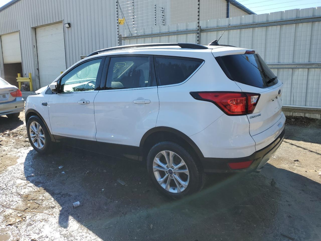 2019 FORD ESCAPE SEL - Image 2
