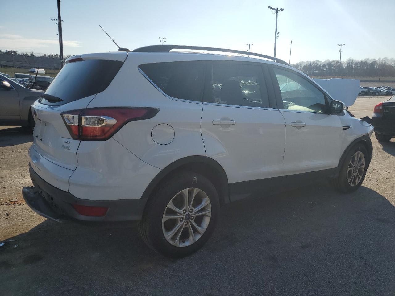 2017 FORD ESCAPE SE - Фото 3