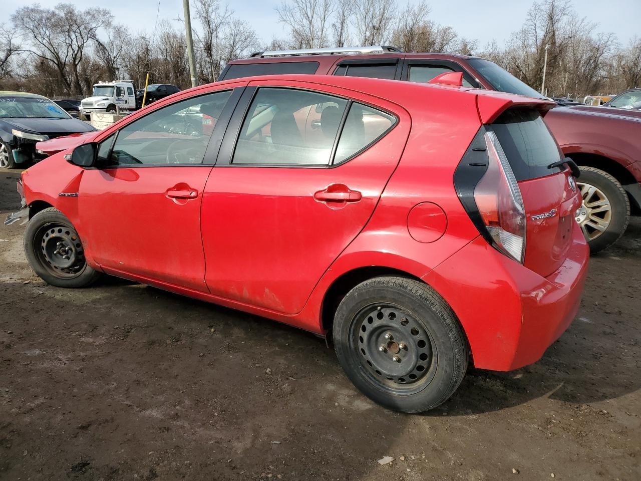2015 TOYOTA PRIUS C - Image 2