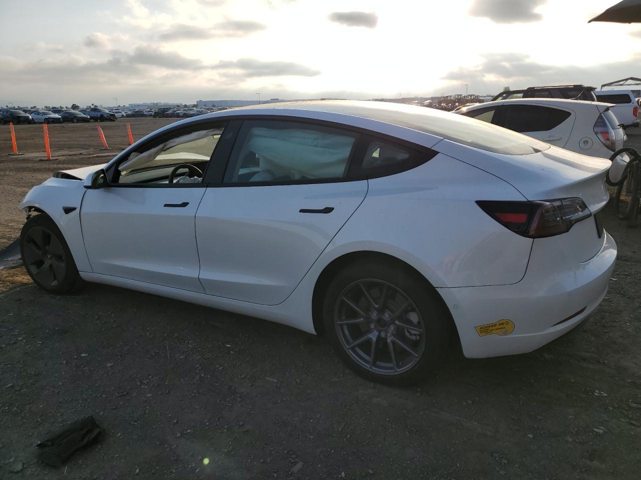 2022 TESLA MODEL 3 - Image 2