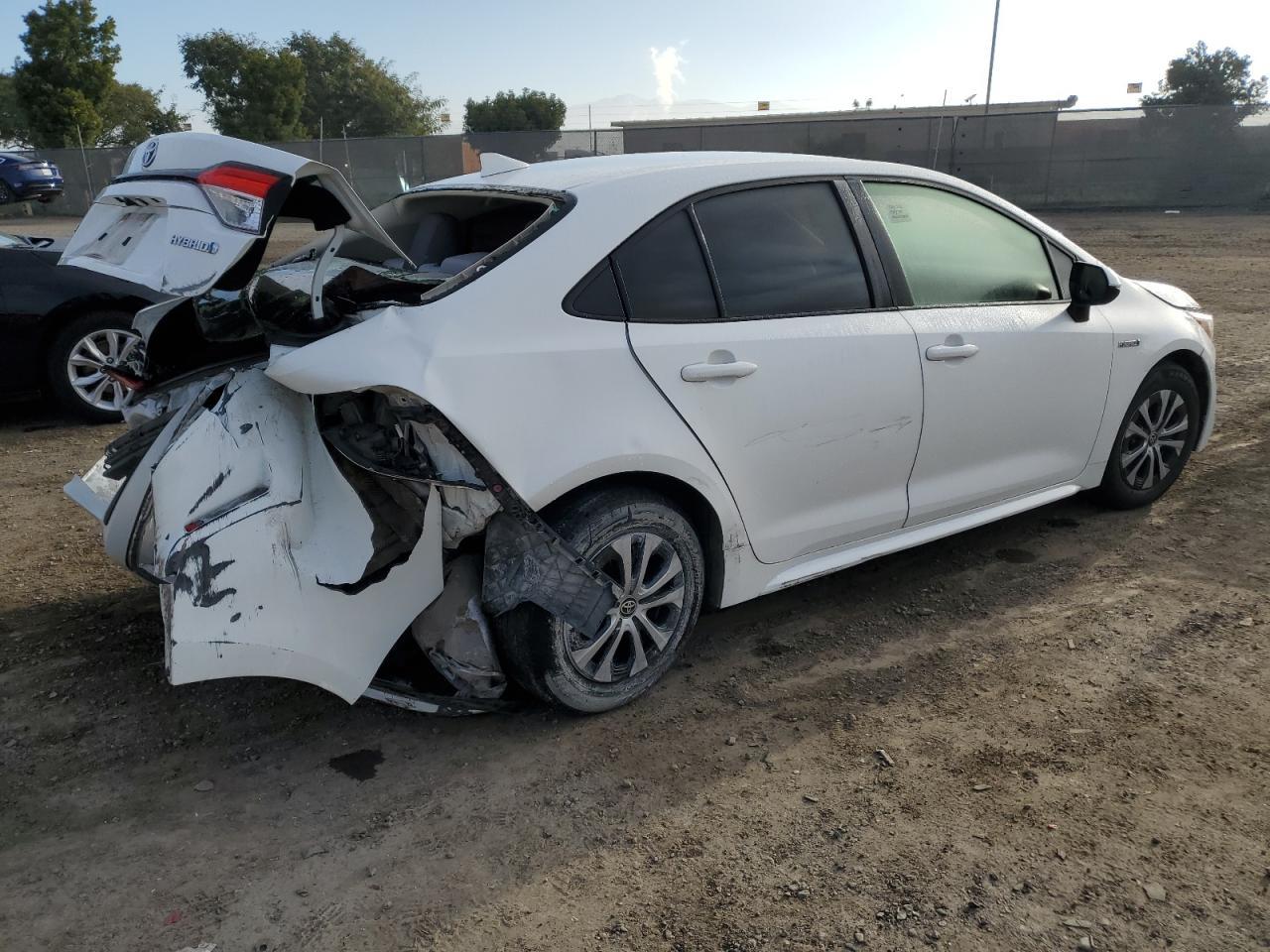 2021 TOYOTA COROLLA LE - Фото 3