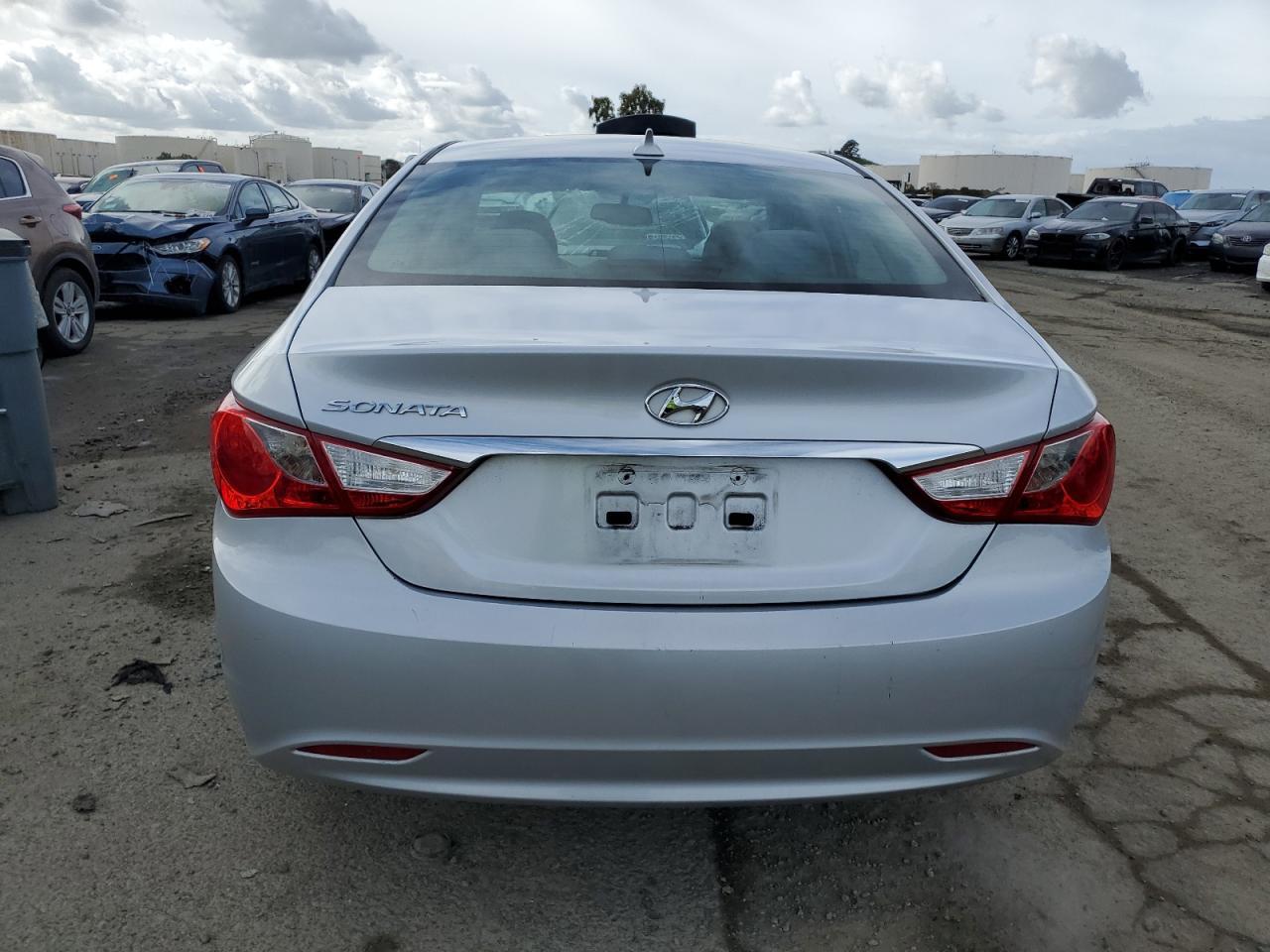 2013 HYUNDAI SONATA GLS - Image 6