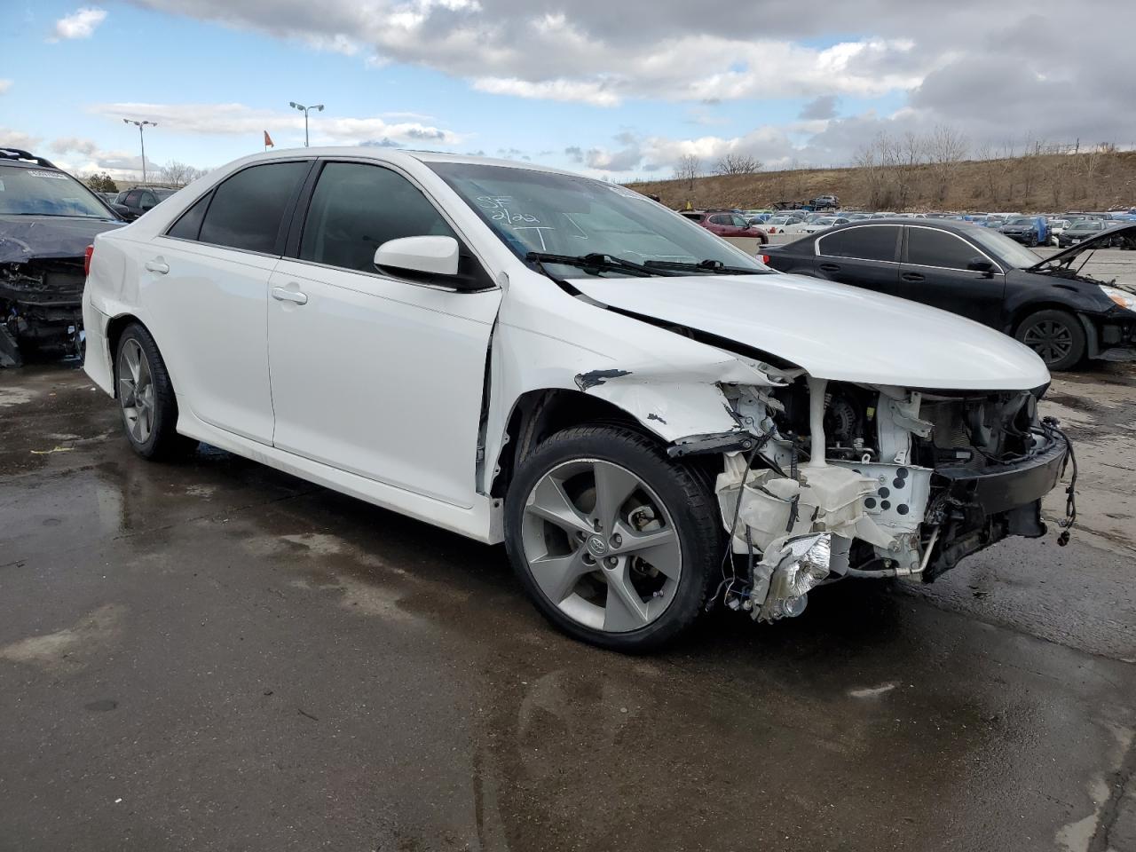 2014 TOYOTA CAMRY L - Image 4