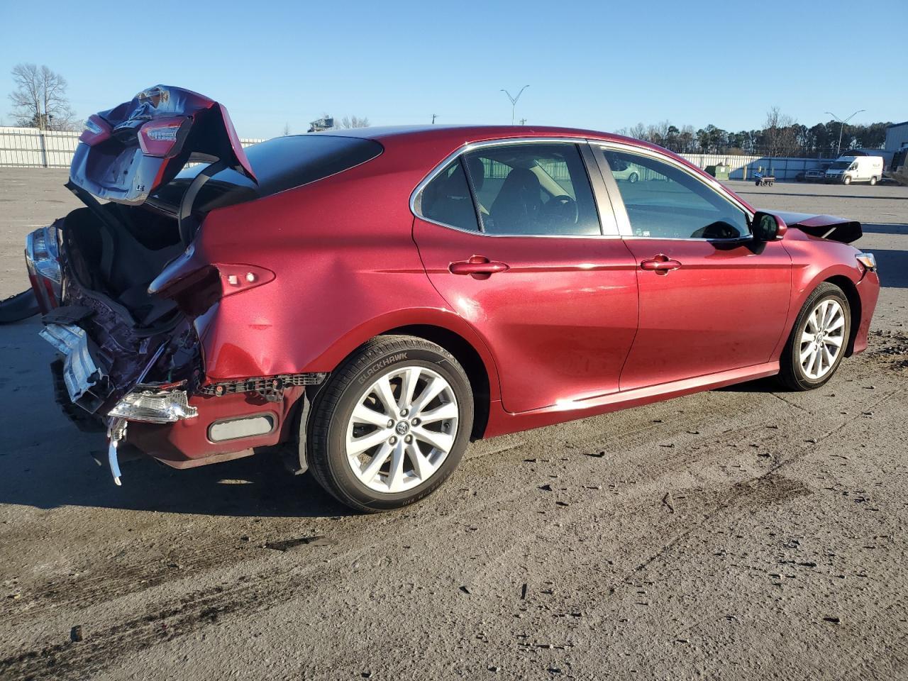 2018 TOYOTA CAMRY L - Фото 3