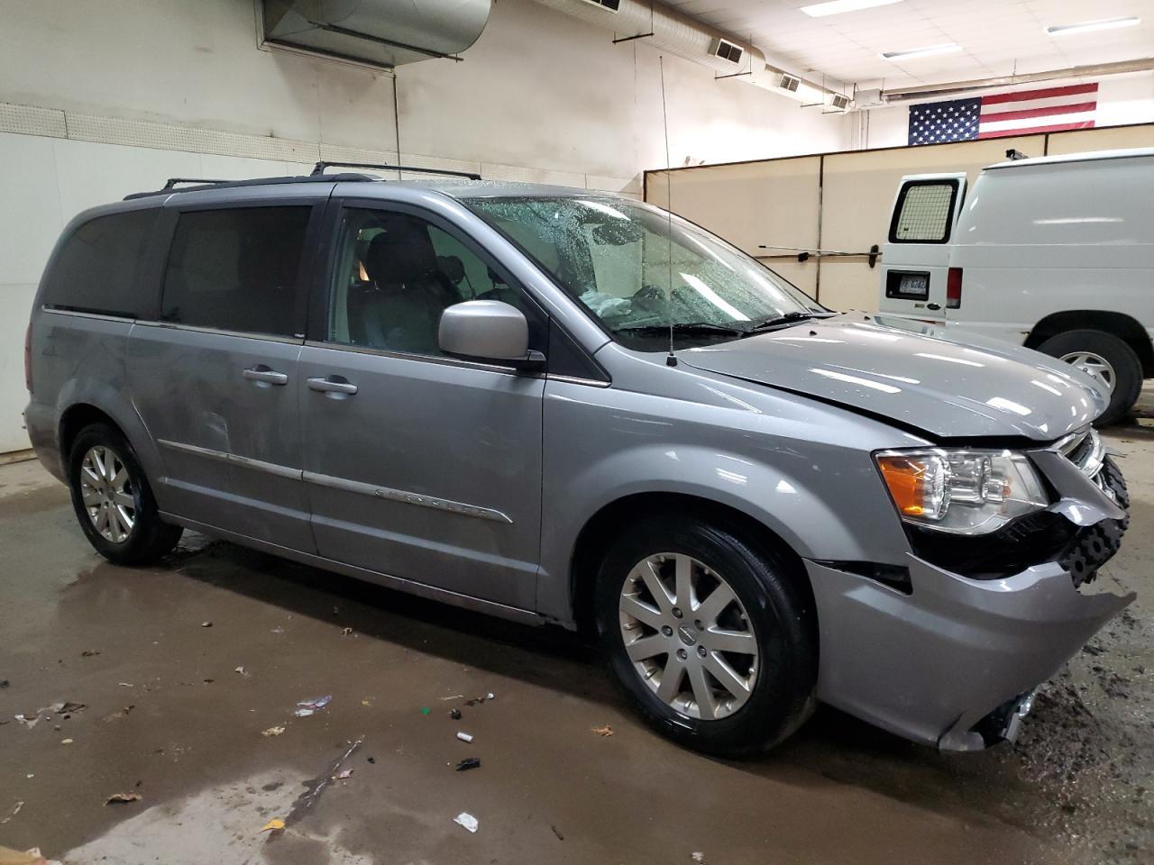 2014 CHRYSLER TOWN & COU - Image 4