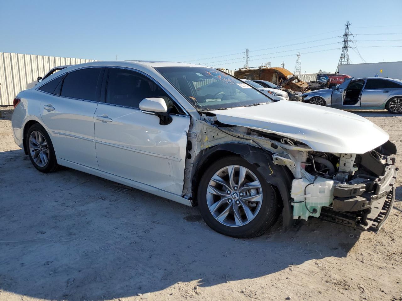 2022 TOYOTA AVALON XLE - Фото 4