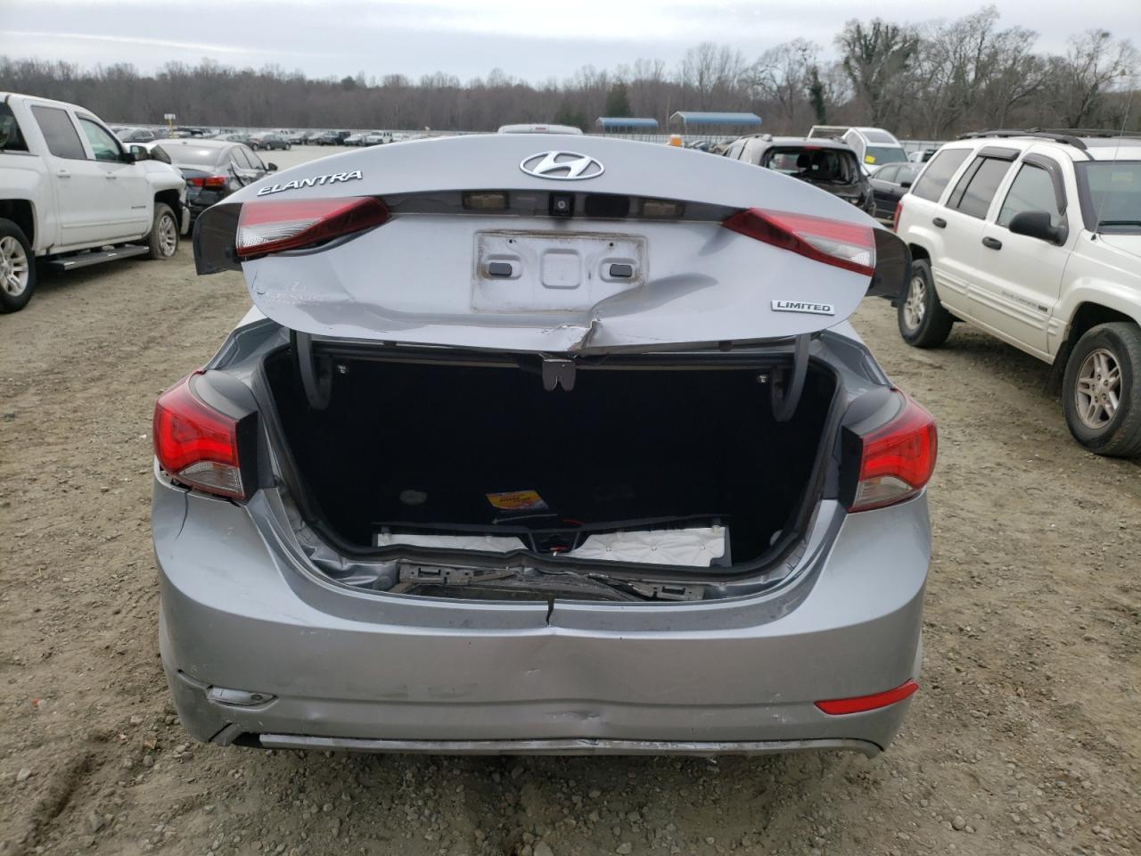 2015 HYUNDAI ELANTRA SE - Image 6