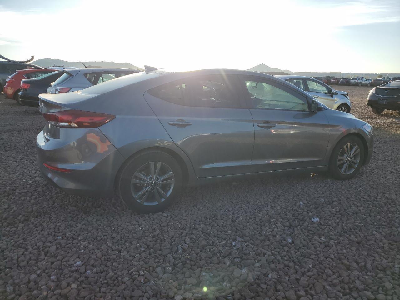 2018 HYUNDAI ELANTRA SE - Image 3