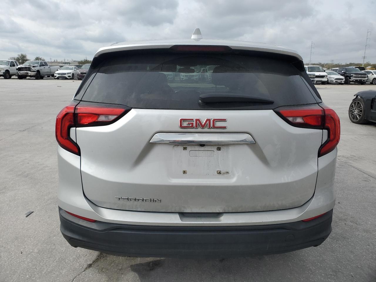2018 GMC TERRAIN SL - Image 6