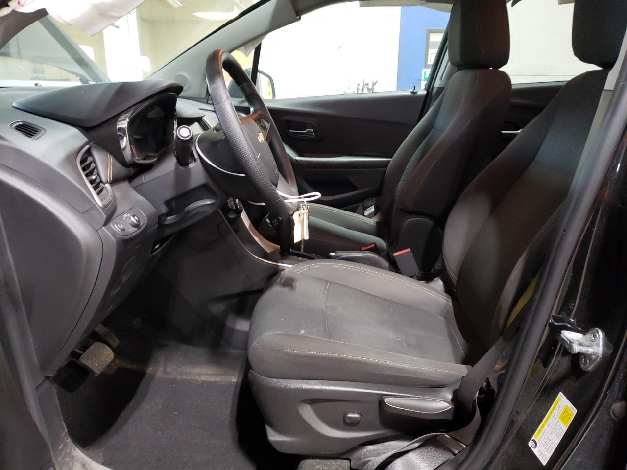 2021 CHEVROLET TRAX LS - Image 7