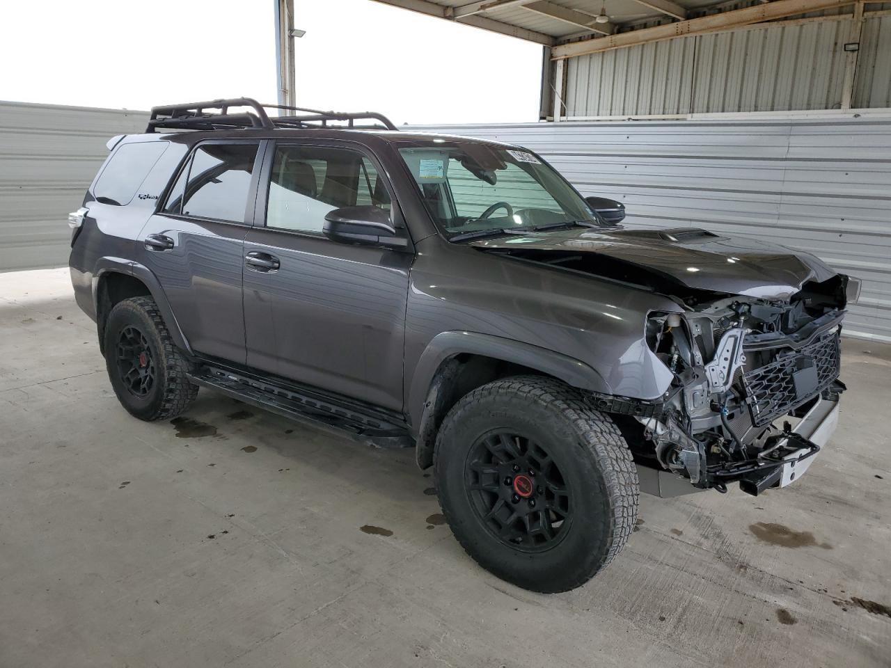 2022 TOYOTA 4RUNNER SR - Фото 4