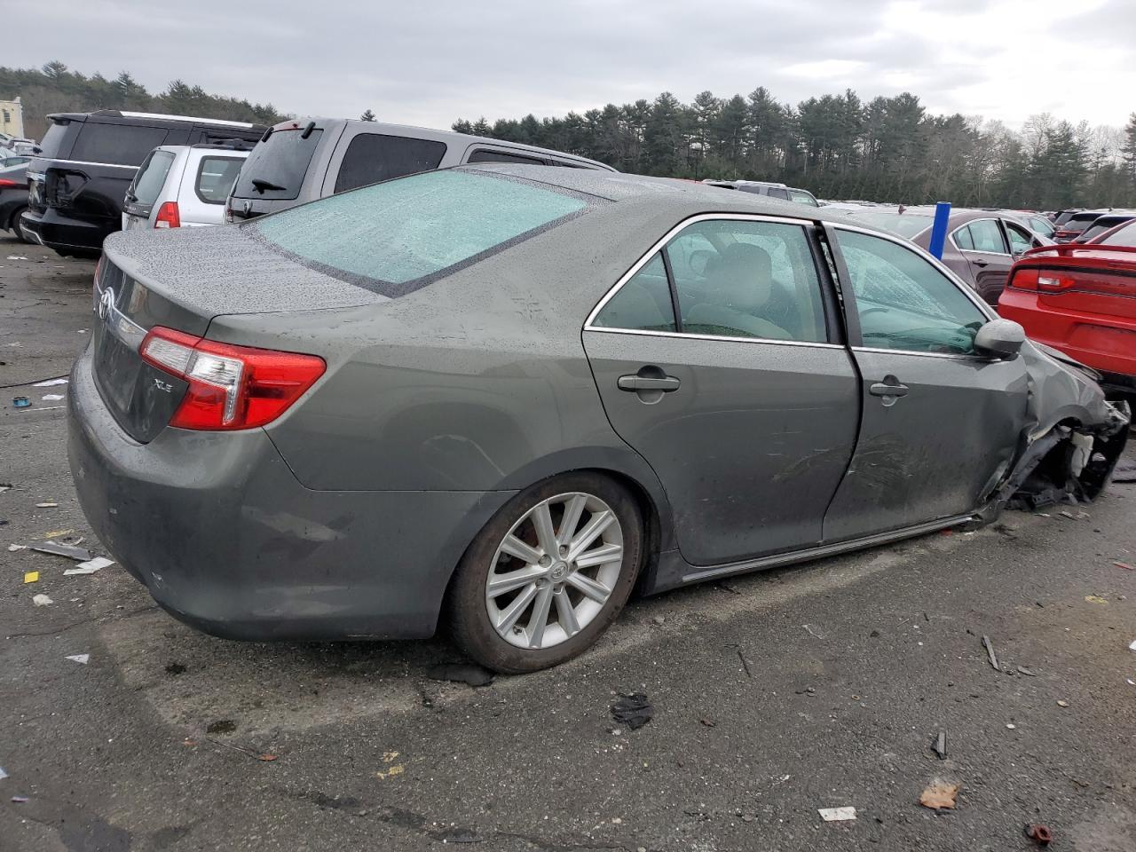2014 TOYOTA CAMRY L - Фото 3