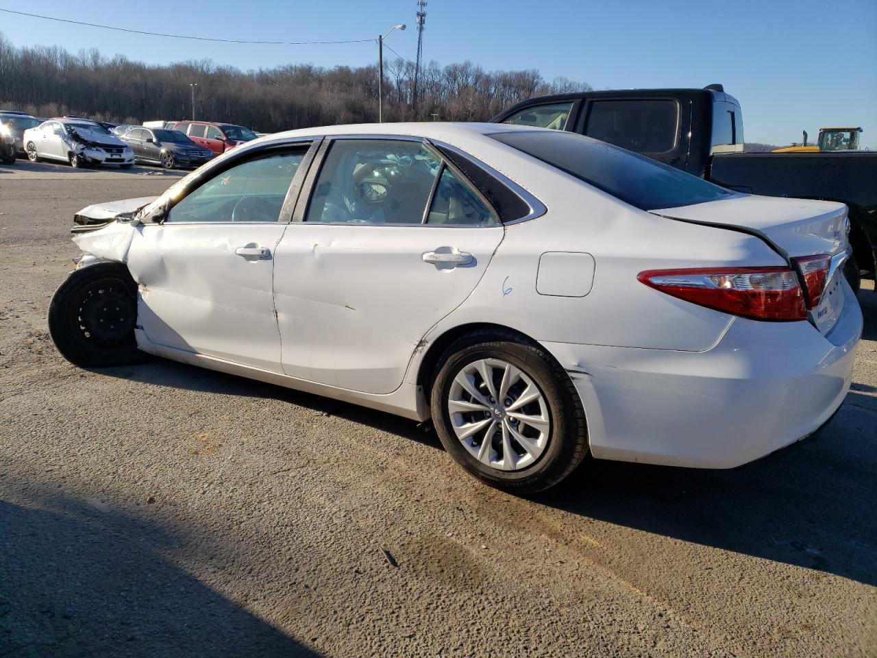 2015 TOYOTA CAMRY LE - Image 2