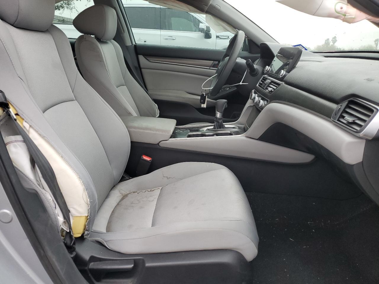 2018 HONDA ACCORD LX - Image 7