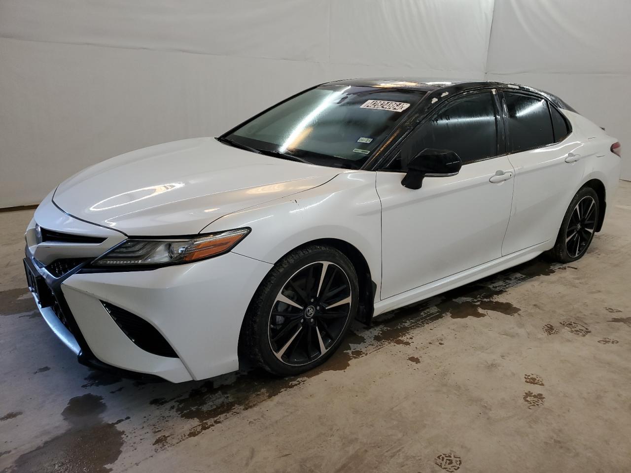 2019 TOYOTA CAMRY XSE car image