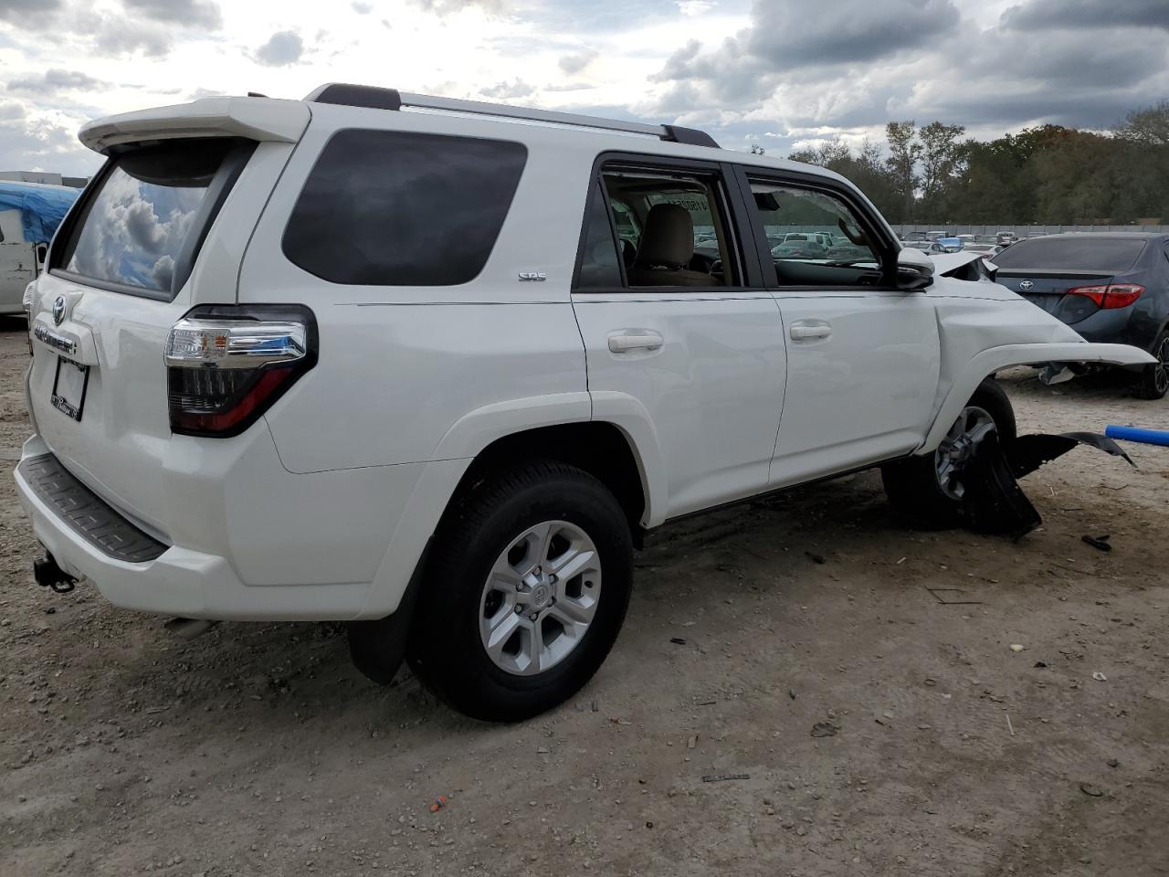 2024 TOYOTA 4RUNNER SR - Фото 3