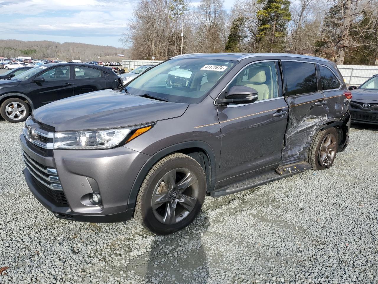 2019 TOYOTA HIGHLANDER