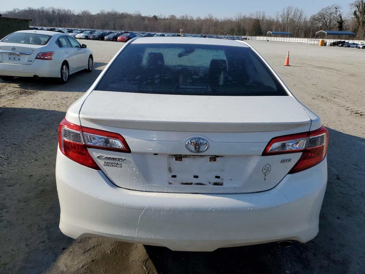 2014 TOYOTA CAMRY L - Image 6