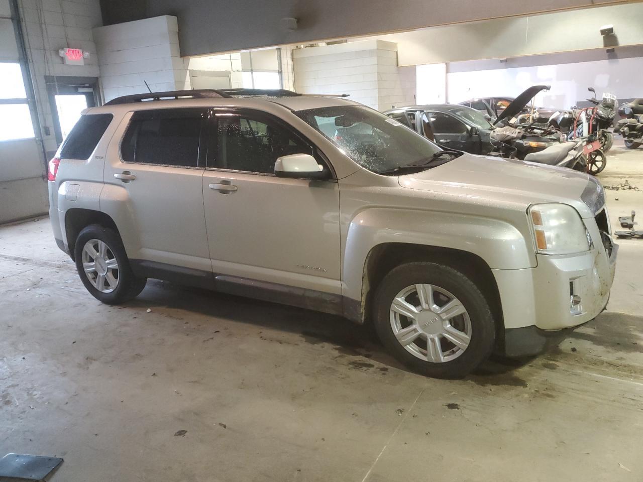 2014 GMC TERRAIN SL - Фото 4