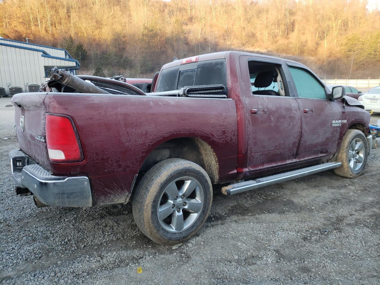 2017 RAM 1500 SLT - Image 3