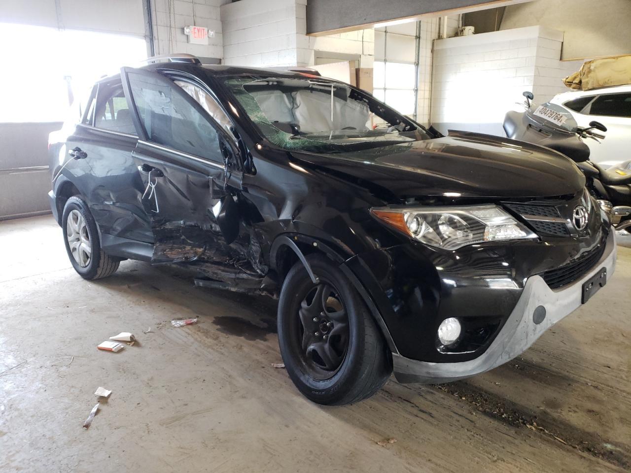 2015 TOYOTA RAV4 LE - Фото 4