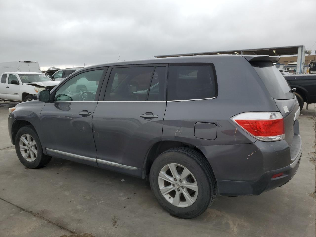 2012 TOYOTA HIGHLANDER - Image 2