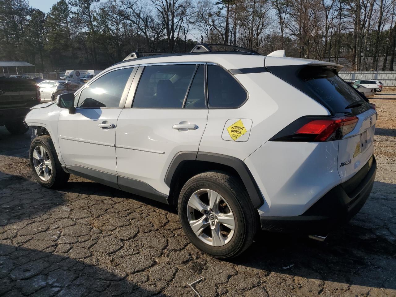 2020 TOYOTA RAV4 XLE - Фото 2