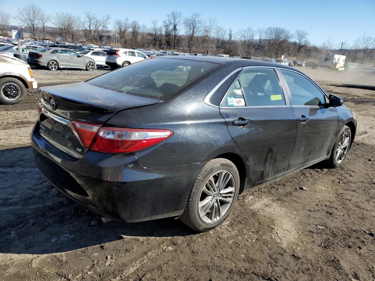 2017 TOYOTA CAMRY LE - Фото 3