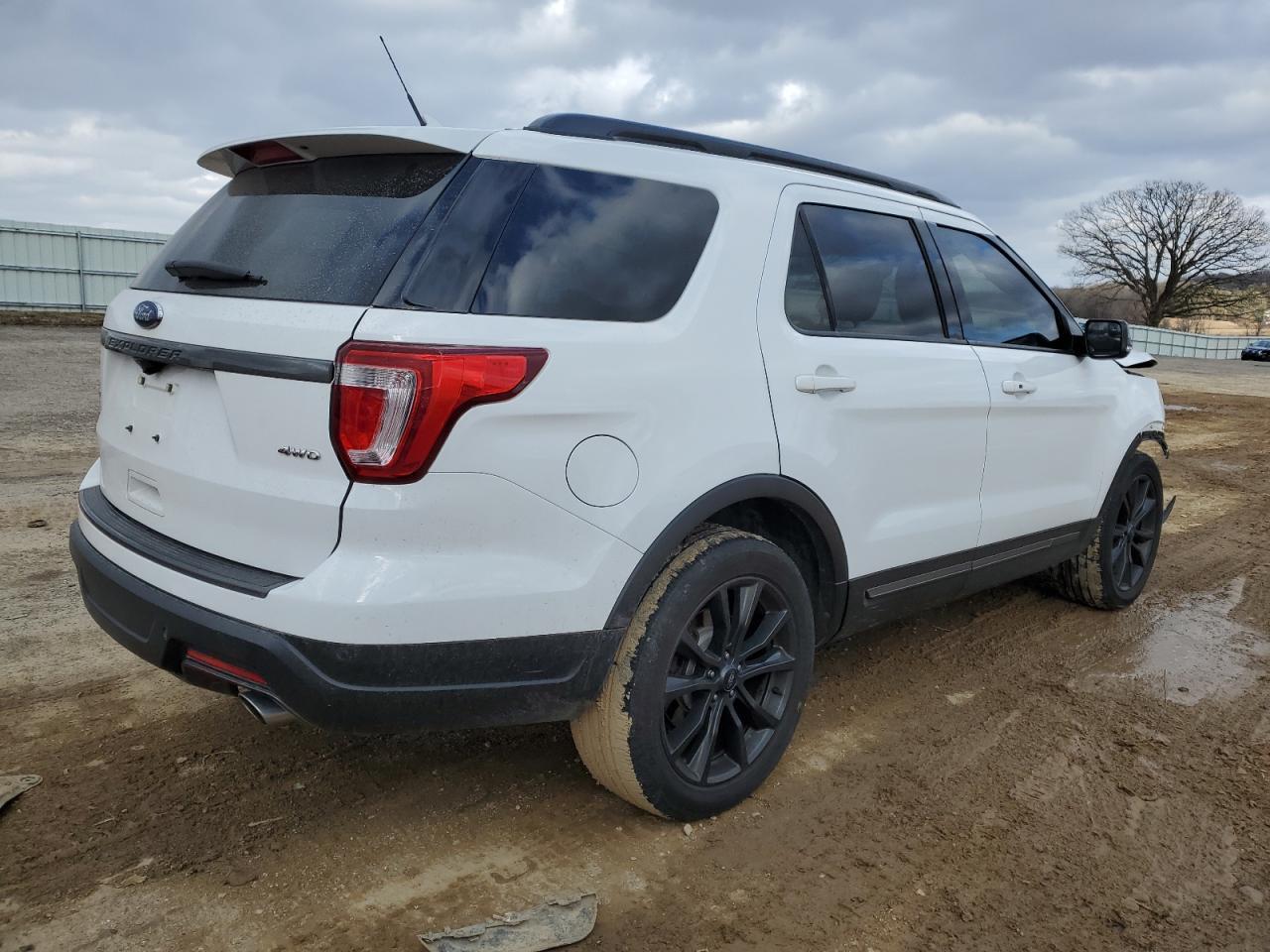 2018 FORD EXPLORER X - Фото 3
