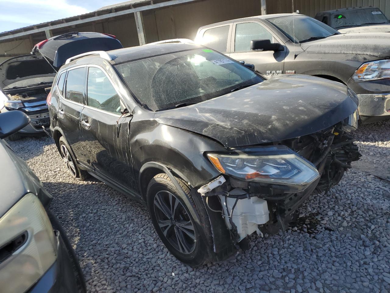 2017 NISSAN ROGUE SV - Фото 4