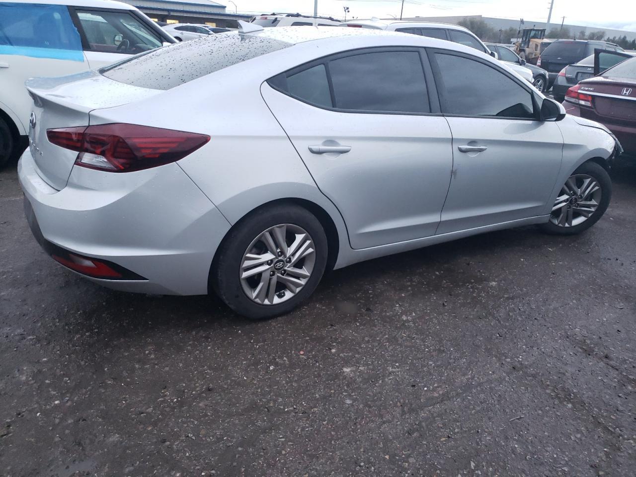 2019 HYUNDAI ELANTRA SE - Фото 3