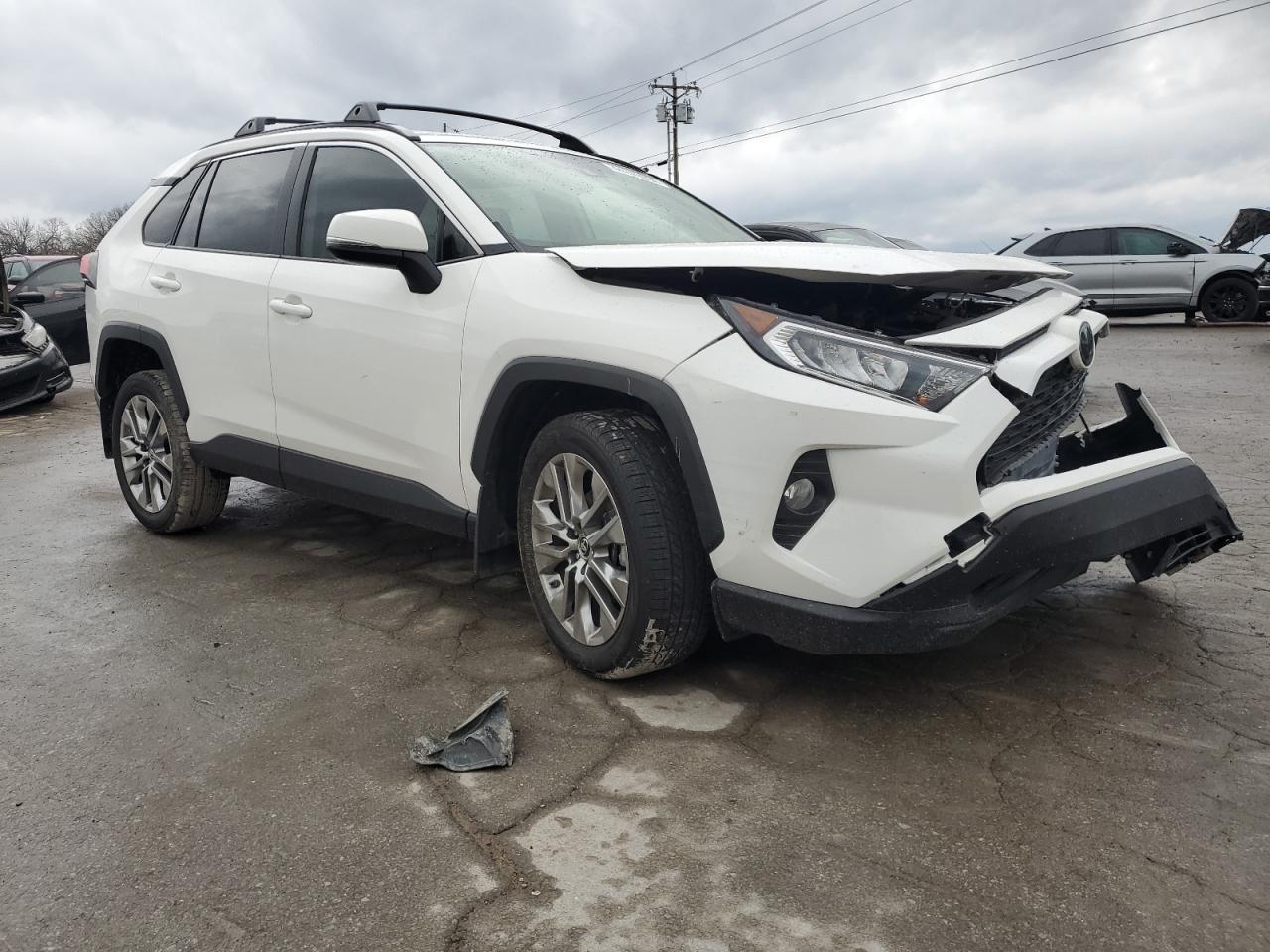 2019 TOYOTA RAV4 XLE P - Фото 4