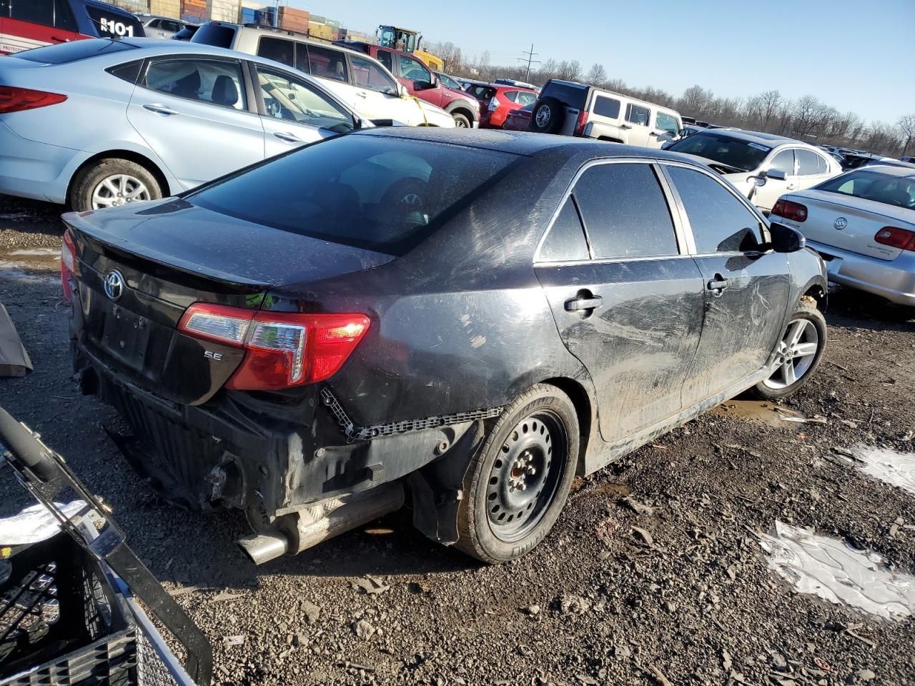 2014 TOYOTA CAMRY L - Image 3