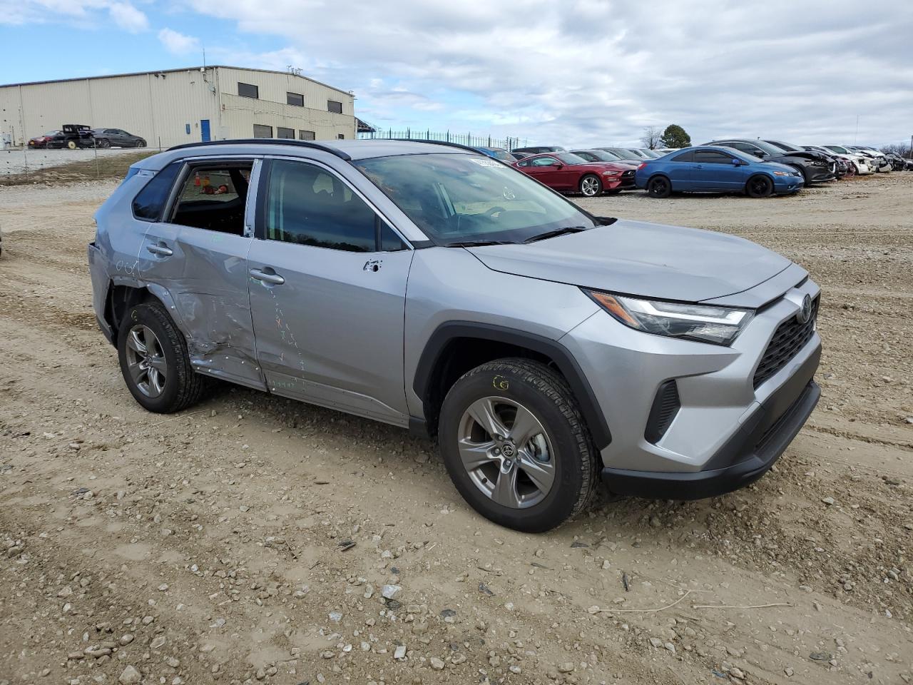 2023 TOYOTA RAV4 LE - Фото 4
