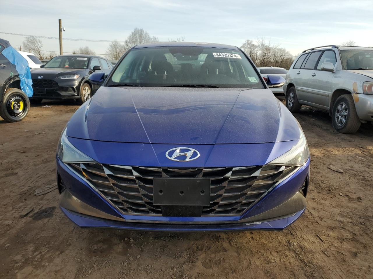 2022 HYUNDAI ELANTRA SE - Фото 5